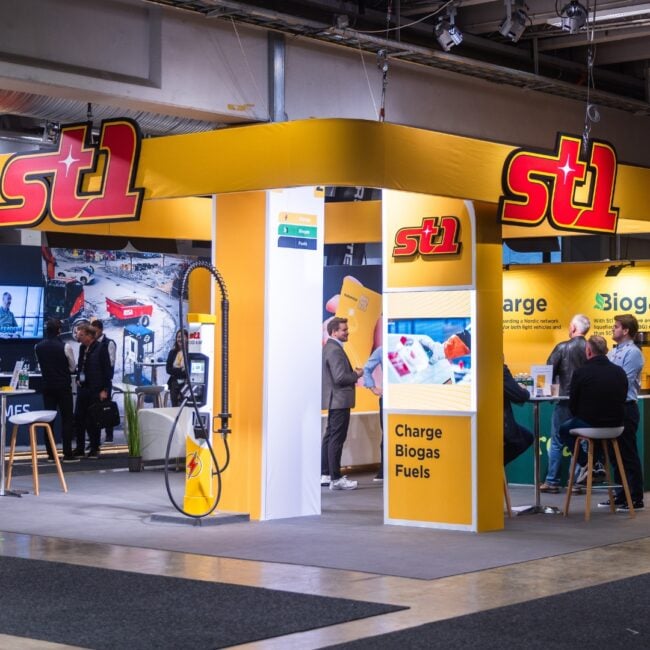 St1 Norge sin messestand på Transportmessen 2026 på NOVA Spektrum, utviklet av NPG som en fysisk merkevareopplevelse.